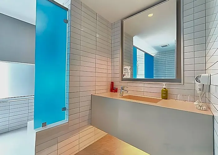 Citrus Sukhumvit 13 Nana By Compass Hospitality - Newly Renovated Hotel Bangkok